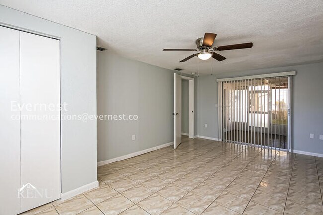 Building Photo - 3 Bed - 2 Bath Cozy Living in the Heart of...