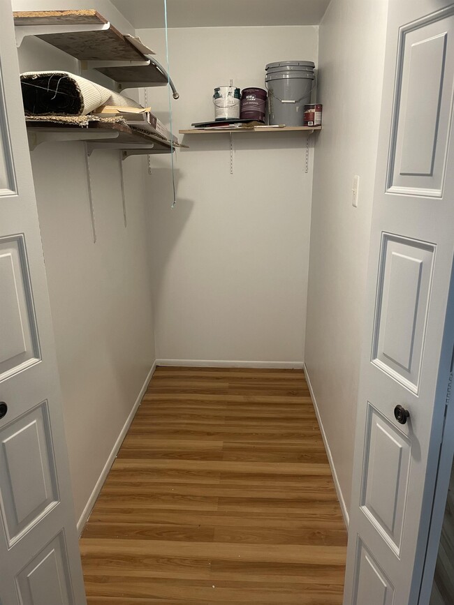 Building Photo - 66 Banner Ct