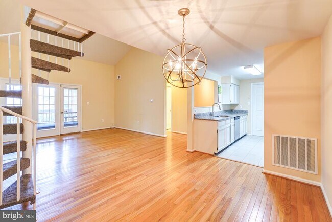 Building Photo - 20649 Shadyside Way