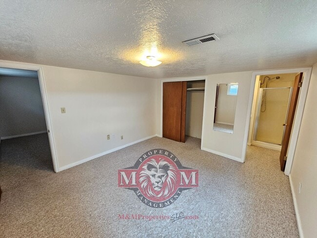 Building Photo - 5 Bd 3 Bath Home Cottonwood Heights