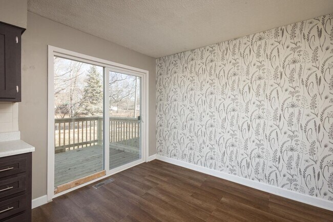 Building Photo - 122 Willa Ln