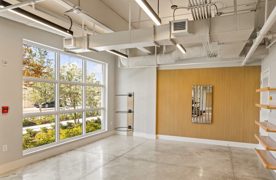 Building Photo - 321 Princeton Dr