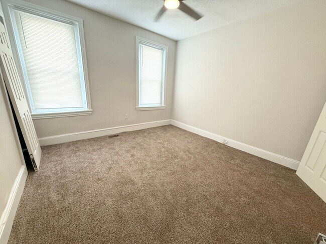 Building Photo - 2262 N Gratz St