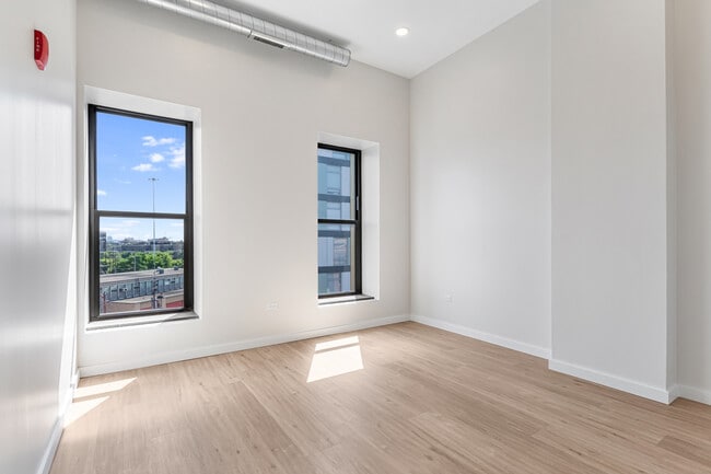 Building Photo - 805 N Milwaukee Ave