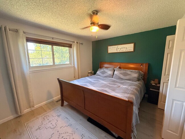 Building Photo - Comfortable Living in the Heart of Broomfield