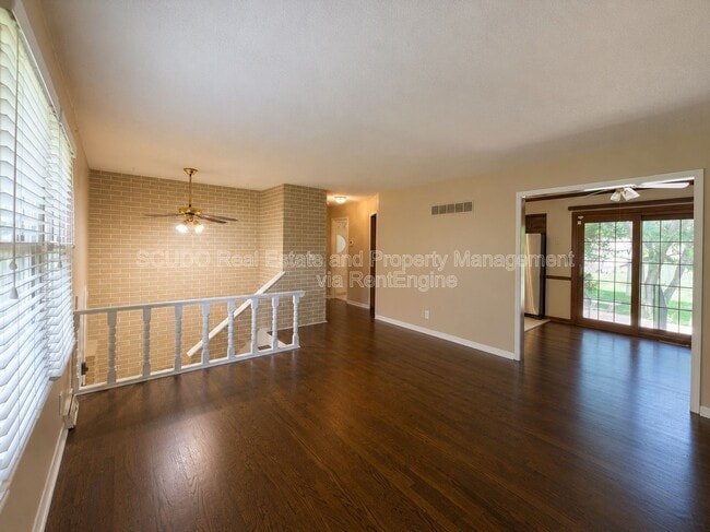 Building Photo - 8806 Crescent Ave