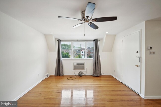 Building Photo - 5429 Houghton Pl