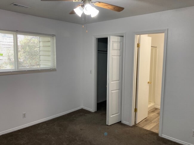 Building Photo - 1660 Woodland Dr