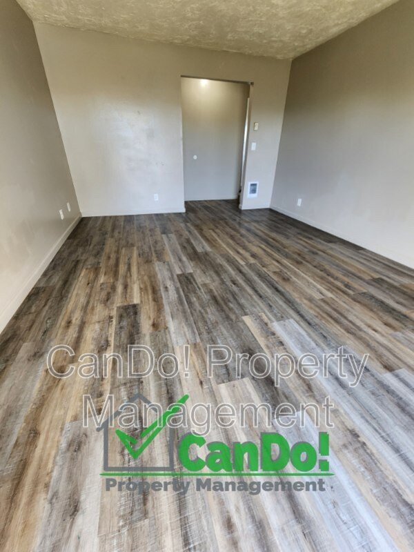 Building Photo - 230 Carol Dr