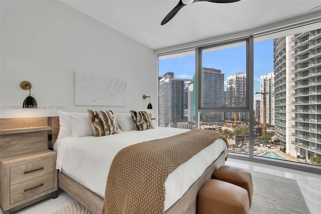 Building Photo - 300 Biscayne Blvd Way