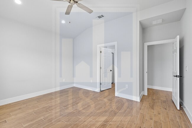 Building Photo - 16412 Enamorado Rd