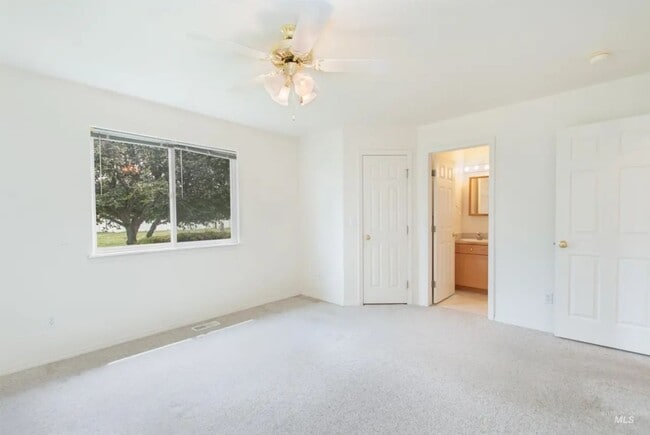 Building Photo - Stony Meadow Drive