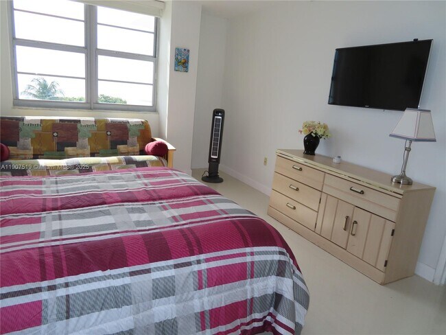 Building Photo - 5701 Collins Ave