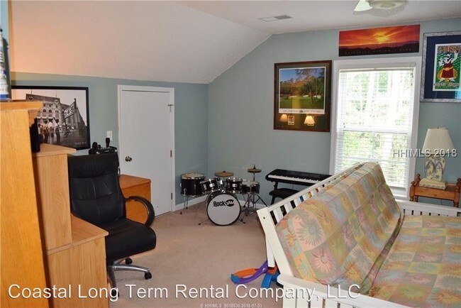 Building Photo - 4 br, 3.5 bath House - 42 Timbercrest Circle