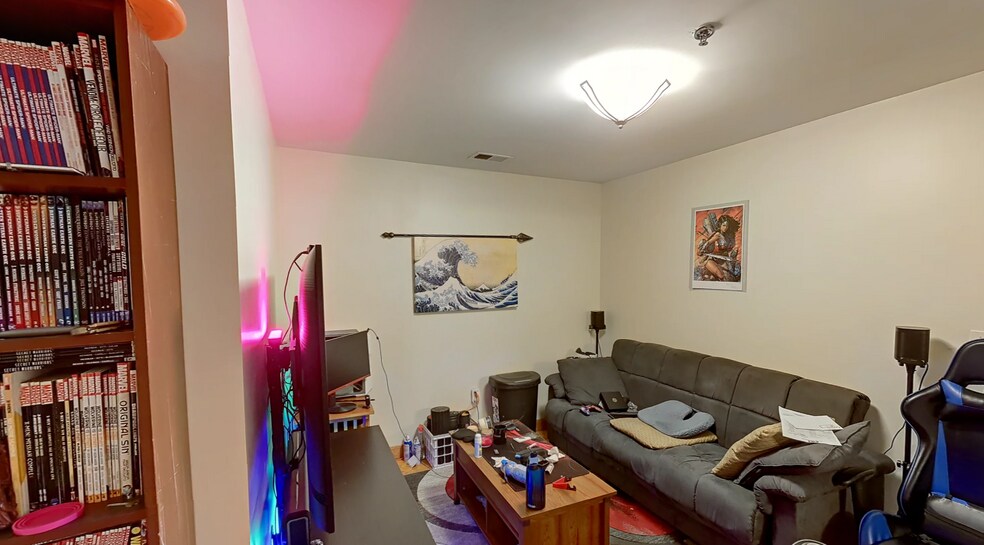 Building Photo - 112 Allston St