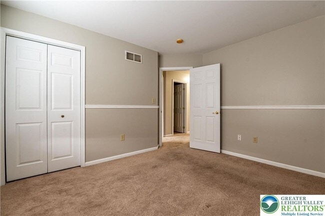 Building Photo - 11 Cobblestone Dr