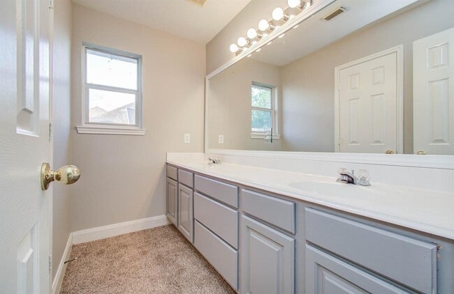 Building Photo - 2210 Waters Edge Ln