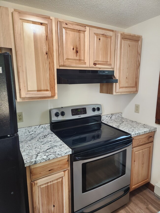 Building Photo - 80 Noyes Rd