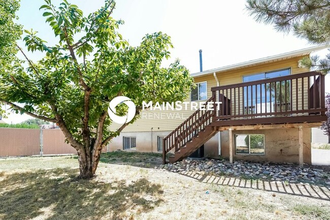 Building Photo - 4 Bedroom Pet-Friendly Home in Clearfield,...