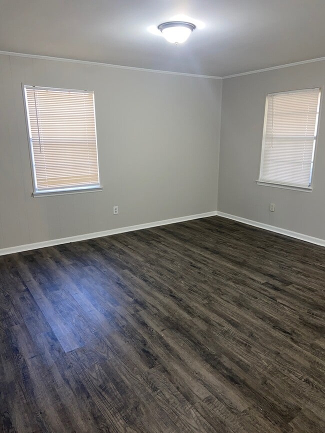 Building Photo - 600 20th Ct NE Center Point, AL 35215
