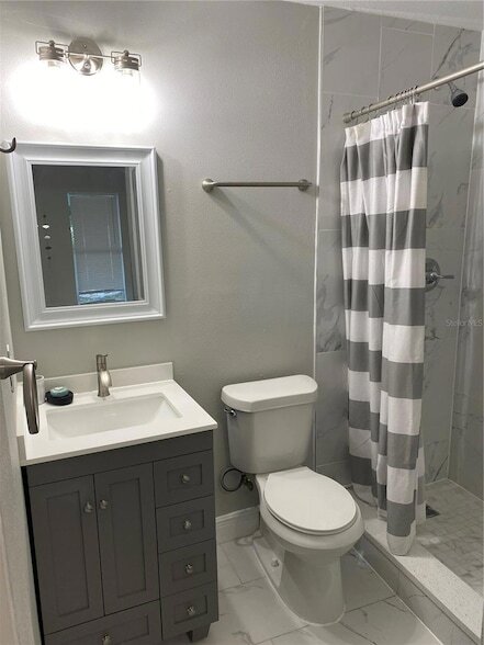 Building Photo - 7014 Glenview Dr