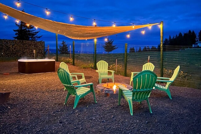 Building Photo - 900 Sunlight Dr