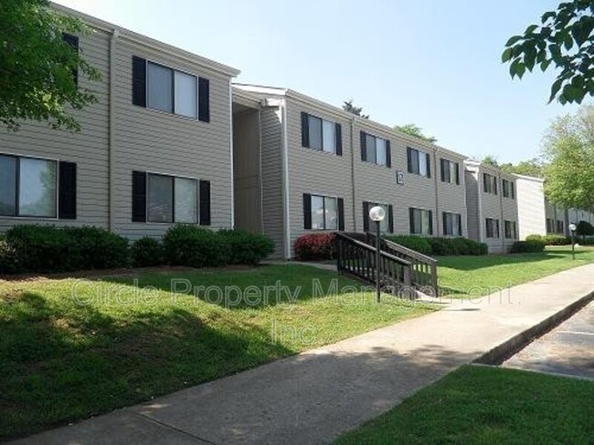 Building Photo - 2021 Highridge Dr SW