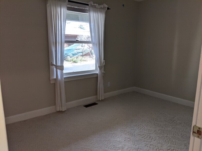 Building Photo - 1359 Wald Dr