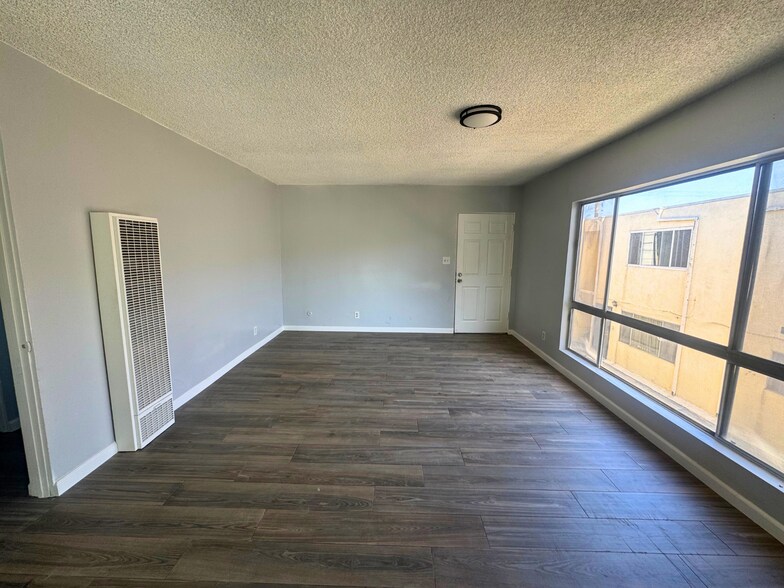 Building Photo - 2939 S Orange Dr