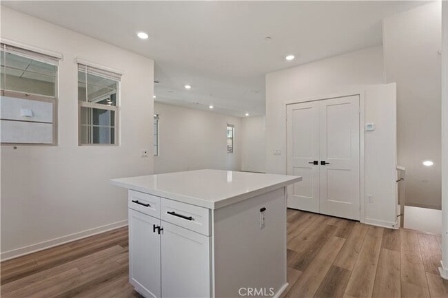 Building Photo - 839 Cranberry Way