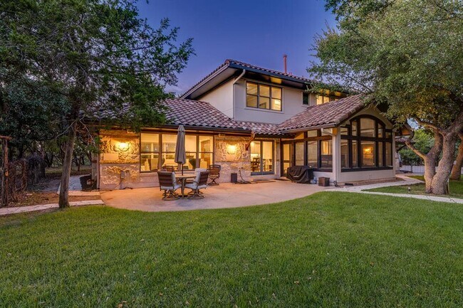 Building Photo - 813 Moonlight Bay Dr