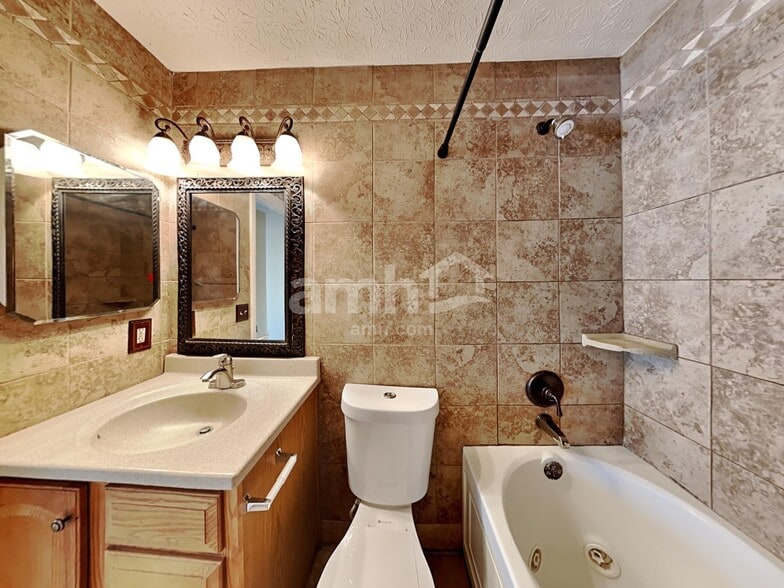 Building Photo - 1293 Cinnamon Dr