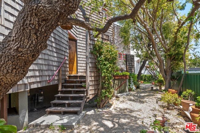 Building Photo - 29233 Heathercliff Rd