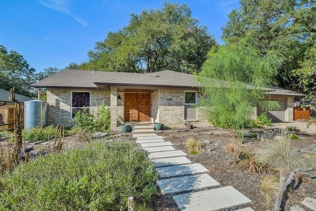 Building Photo - 2505 Comburg Castle Way