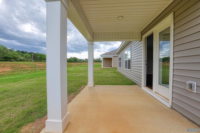 Building Photo - 203 Trestle Pt Dr