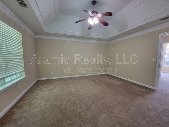 Building Photo - 735 Allen's Landing Dr SE