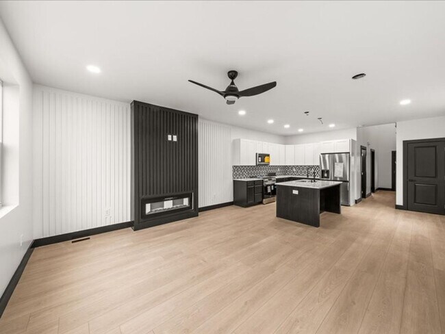 Building Photo - Knoxville 37914 - 3 bedroom, 3 bath stunni...