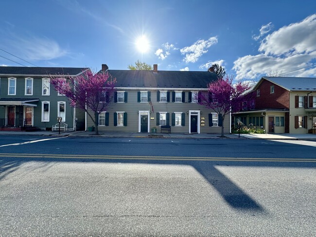 Building Photo - 106 S Main St