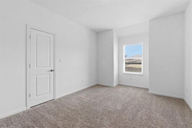 Building Photo - 209 Zamora Xing