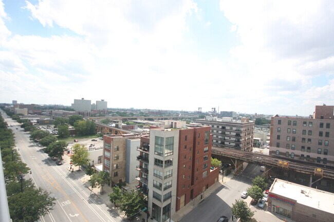 Building Photo - 50 E 16th St