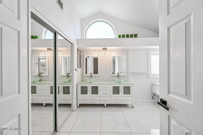 Building Photo - 4627 E White Aster St