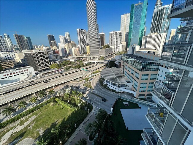 Building Photo - 350 S Miami Ave