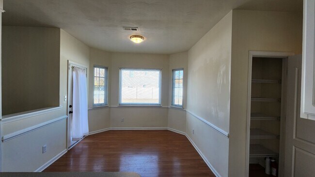 Building Photo - Sawyer Lakes