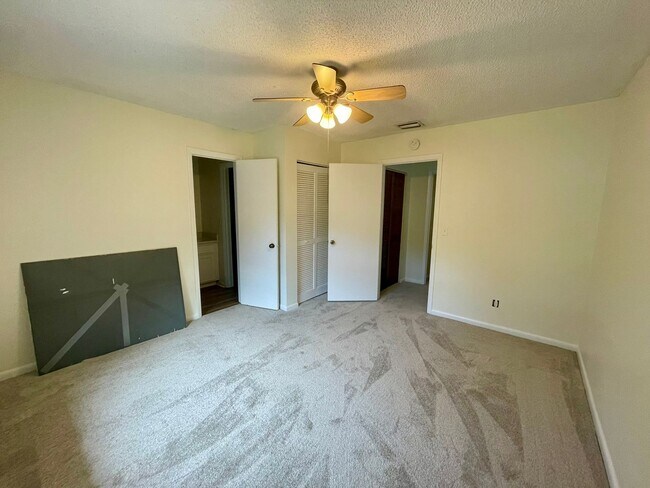 Building Photo - Townhome in Ormond Beach
