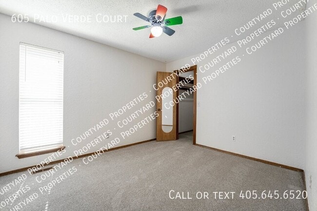 Building Photo - 605 Palo Verde Ct