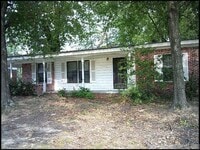 Building Photo - 303 Brookside Dr