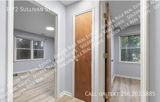 Building Photo - 3972 Sullivan St