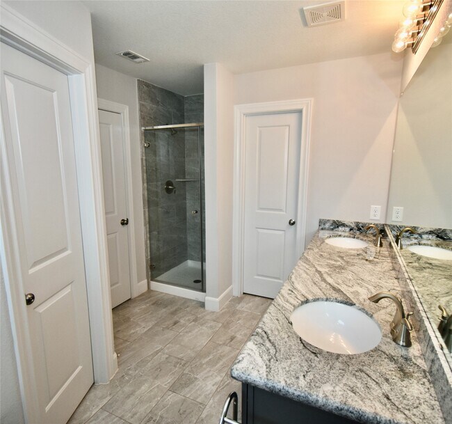 Building Photo - 18226 Willow Edge Dr