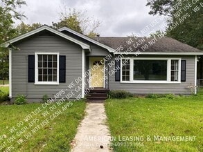 Building Photo - 203 Lee Ln