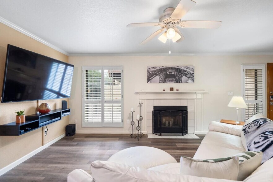 Building Photo - 8314 N 21st Dr